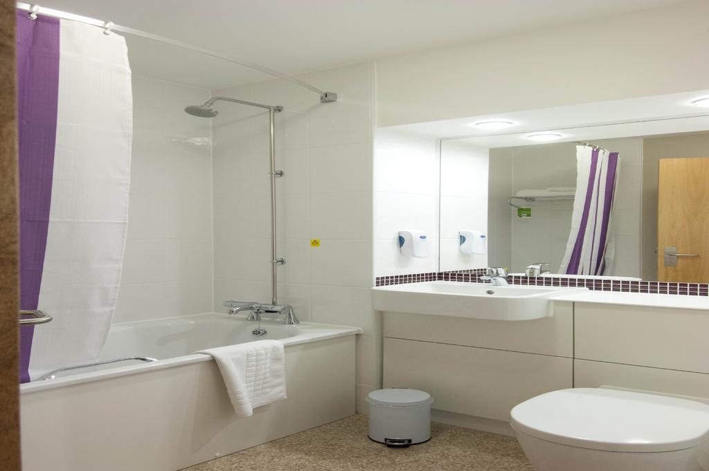 Premier Inn Southsea ポーツマス エクステリア 写真