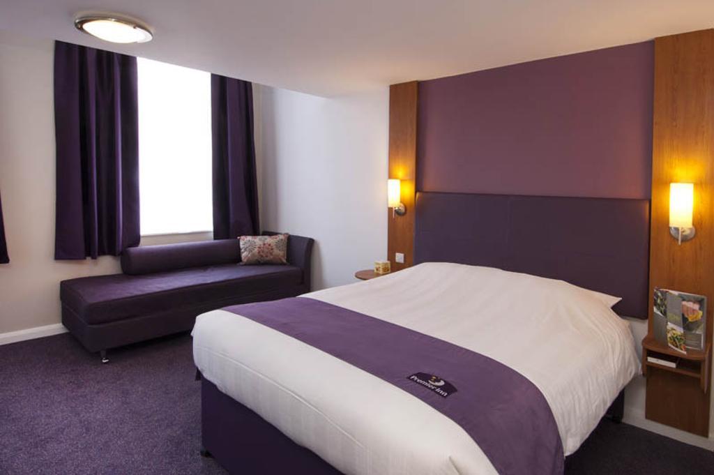 Premier Inn Southsea ポーツマス 部屋 写真