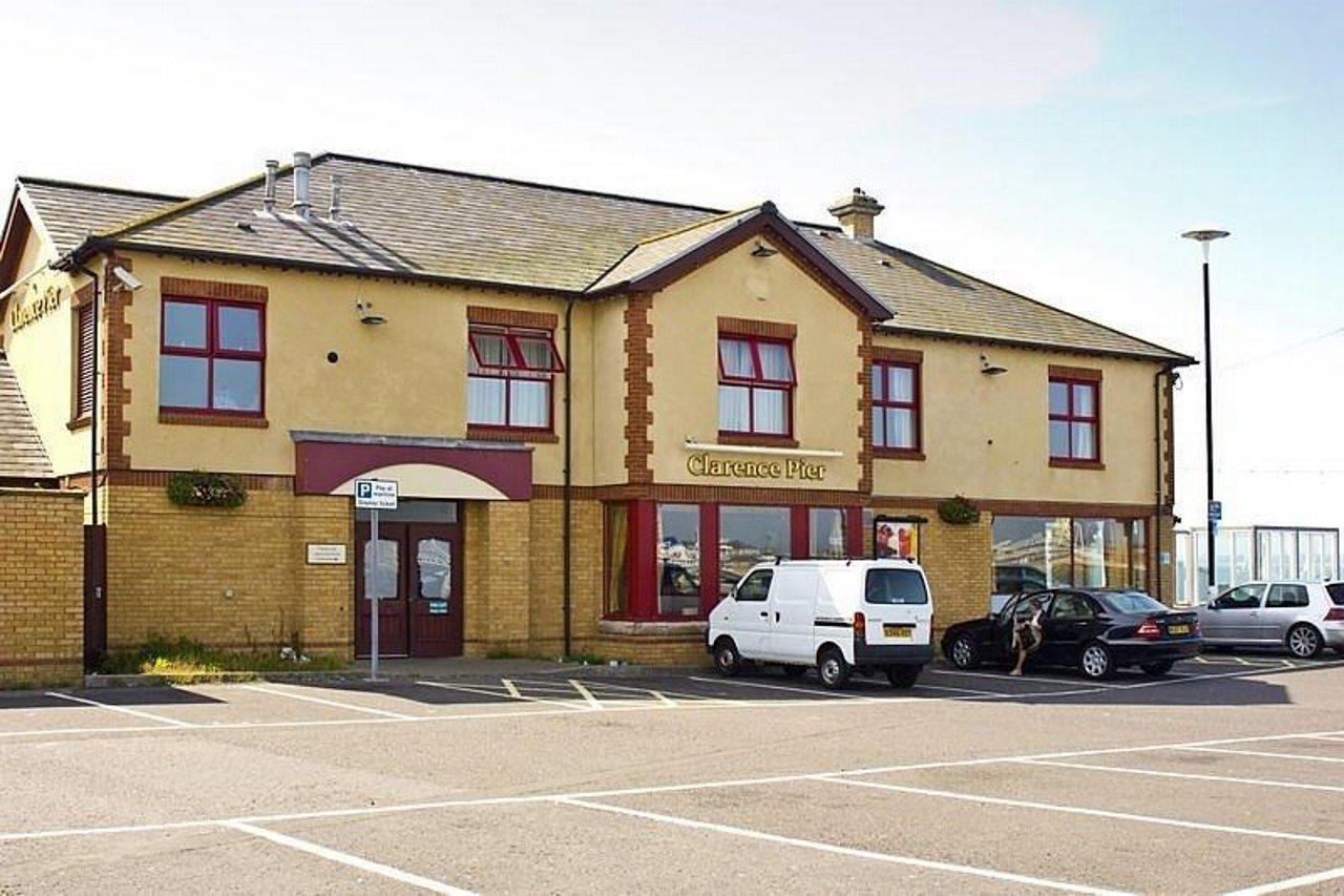 Premier Inn Southsea ポーツマス エクステリア 写真