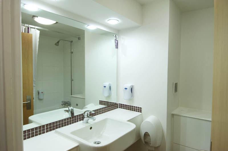 Premier Inn Southsea ポーツマス エクステリア 写真